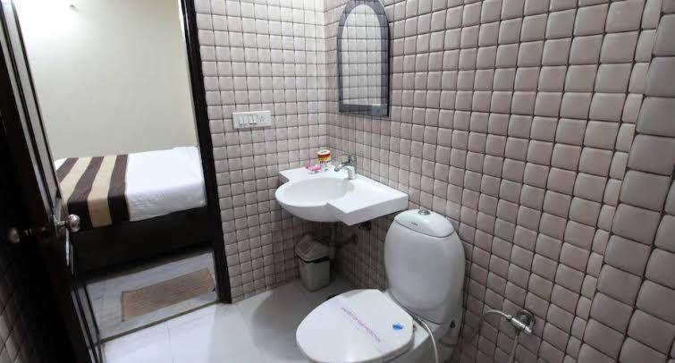 Hotel Radiance Δελχί Εξωτερικό φωτογραφία