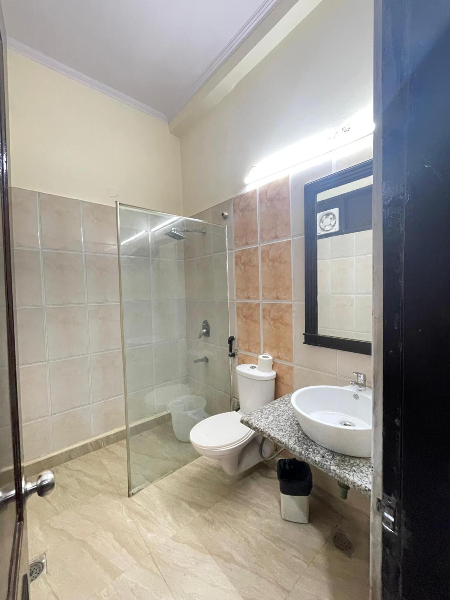 Hotel Radiance Δελχί Εξωτερικό φωτογραφία