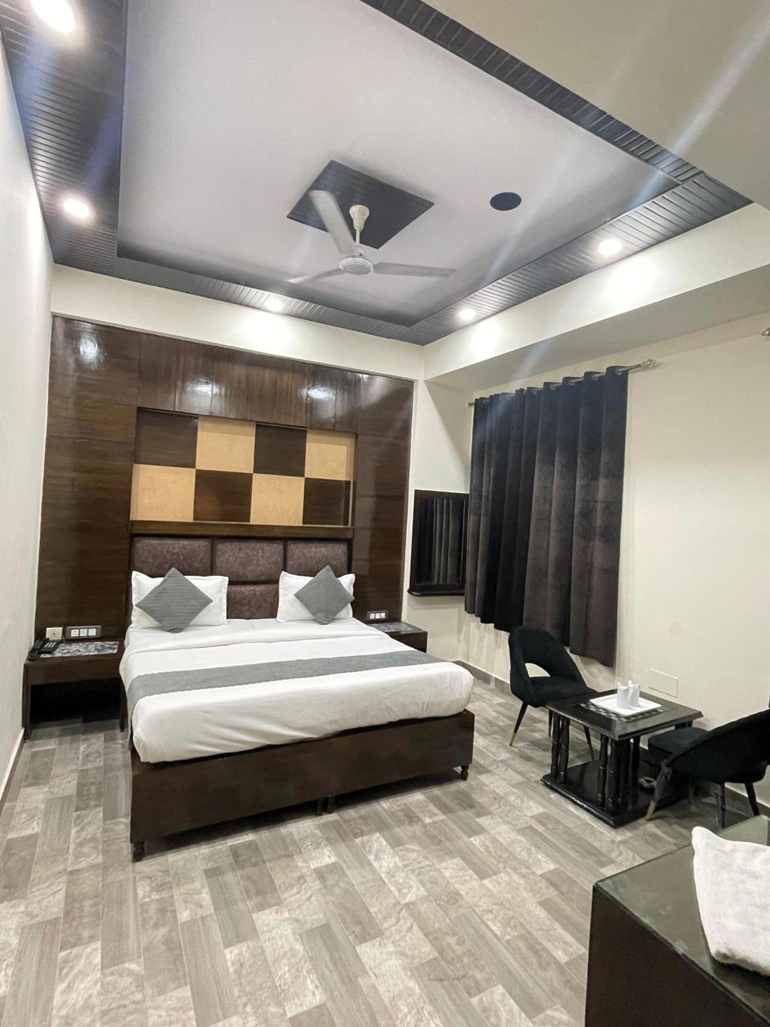 Hotel Radiance Δελχί Εξωτερικό φωτογραφία